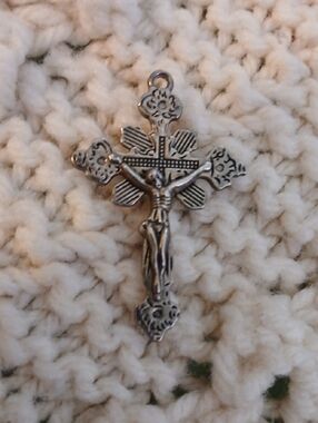 Vtg Ornate Rosary Cross Crucifix Necklace Pendant